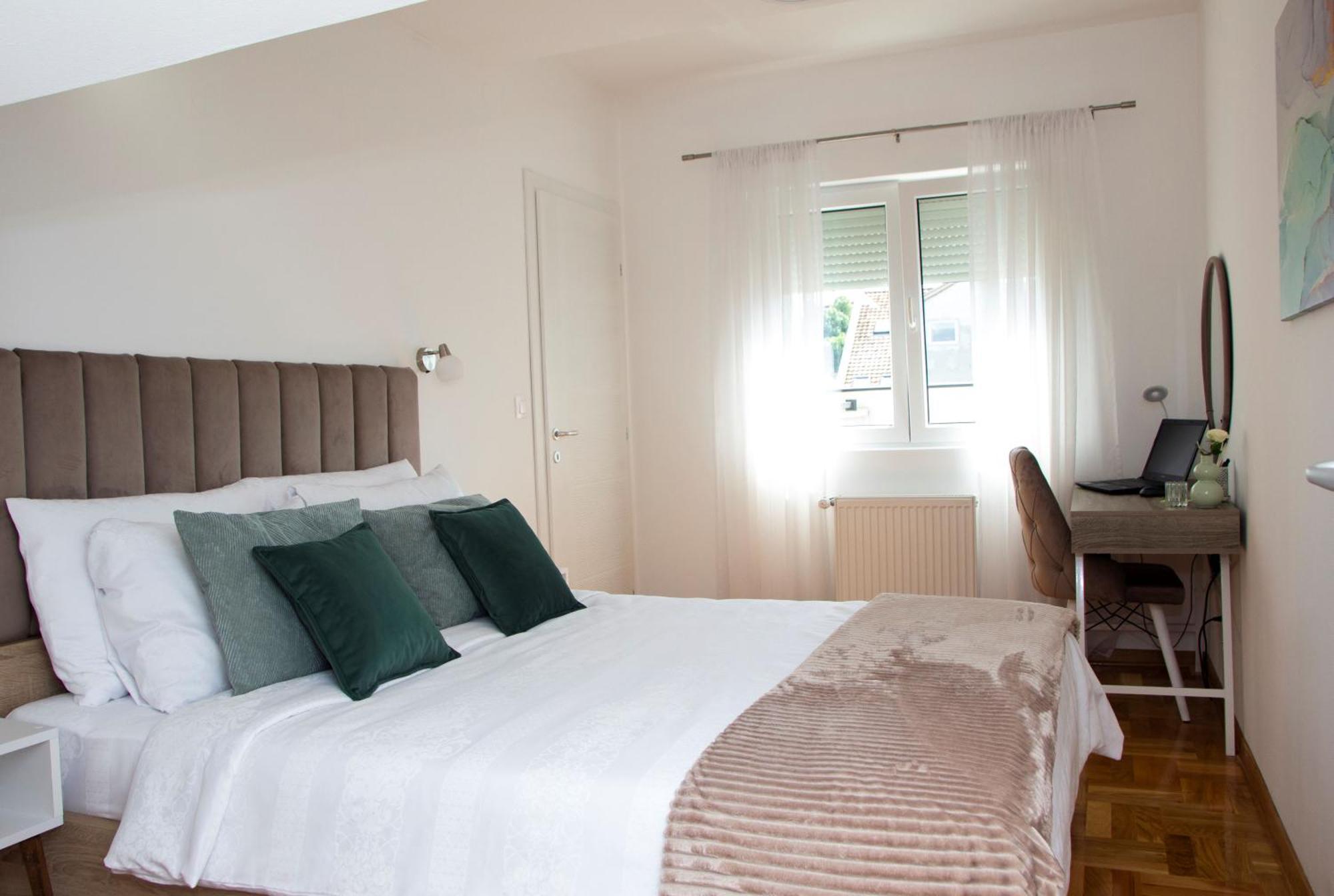 Apartman Mia Centar Kruševac Exteriör bild