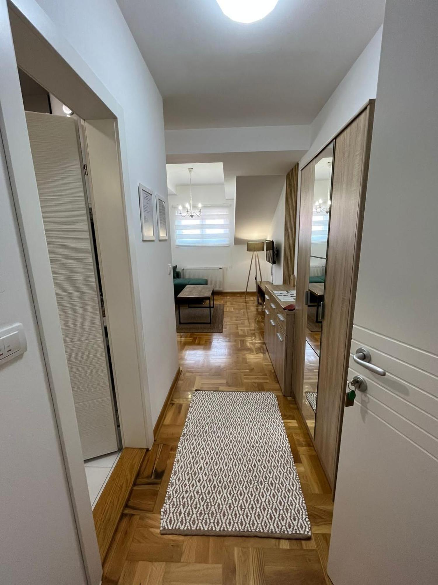 Apartman Mia Centar Kruševac Exteriör bild