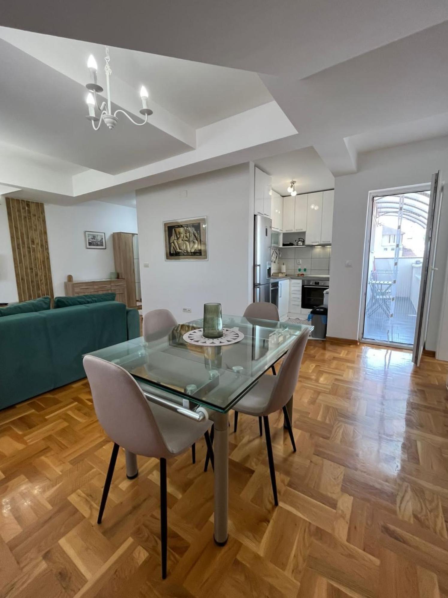 Apartman Mia Centar Kruševac Exteriör bild