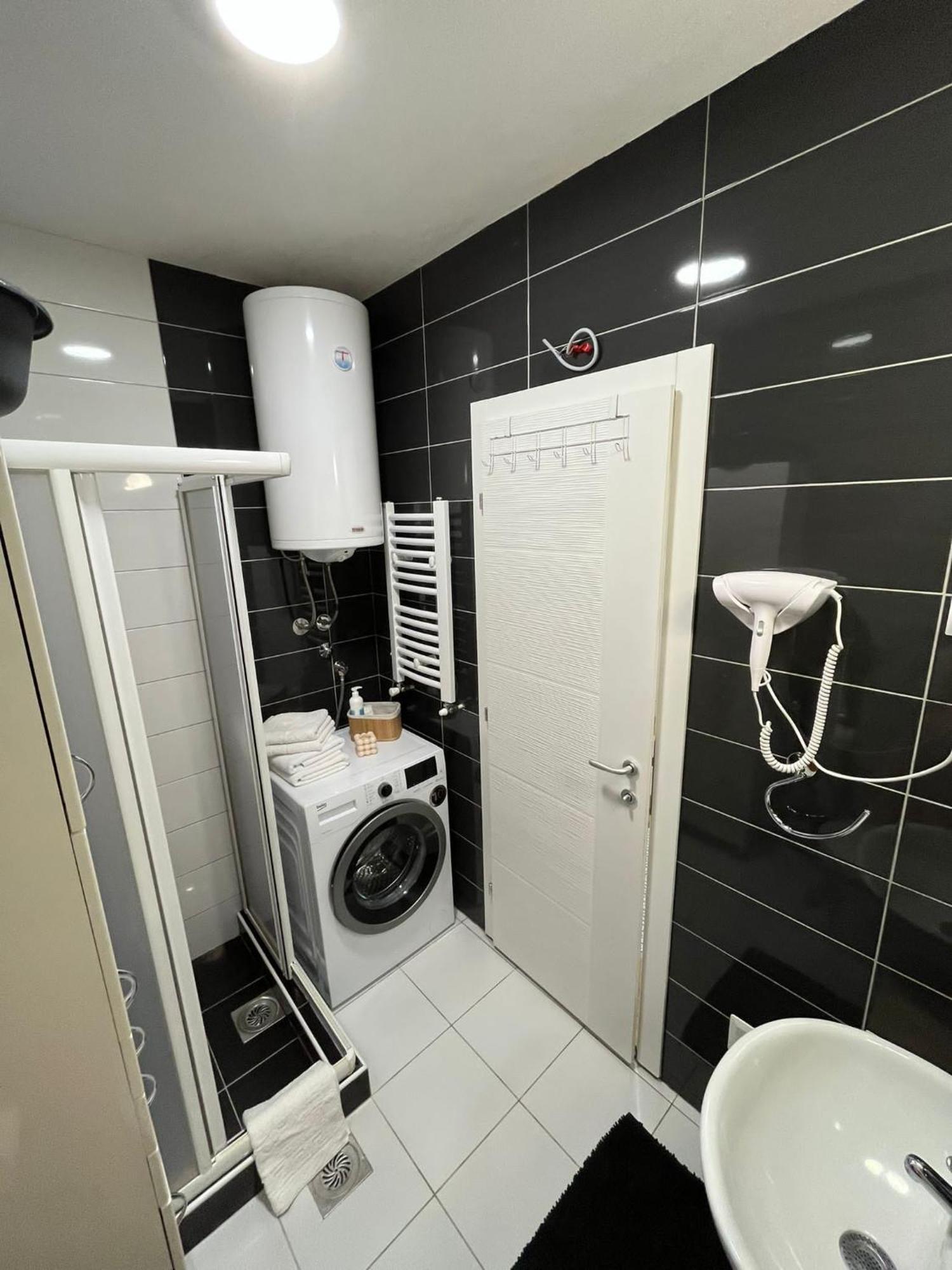 Apartman Mia Centar Kruševac Exteriör bild