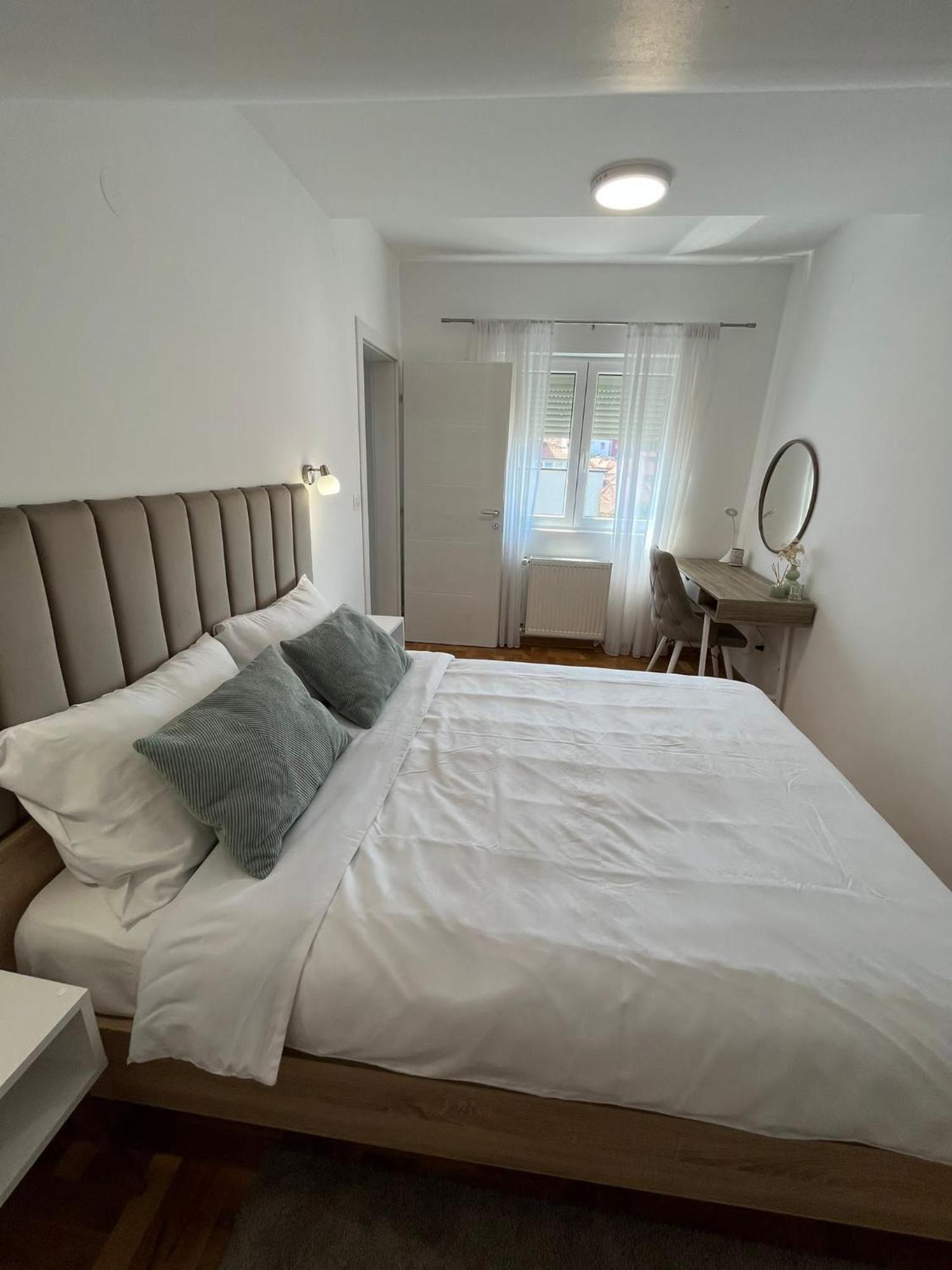 Apartman Mia Centar Kruševac Exteriör bild